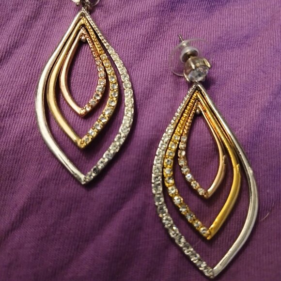 Nwt Teardrop shape Rhinestone Dangle Earrings Silver Gold Rose gold tone Studs - Picture 1 of 3